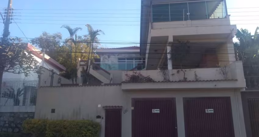 Sobrado Para Vender com 5 quartos no bairro Região Central em Caieiras
