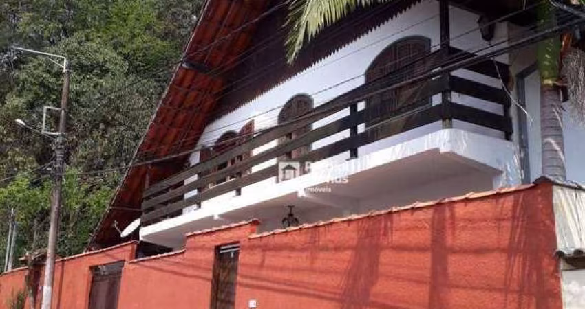 Casa com 4 dormitórios à venda, 209 m² por R$ 680.000,00 - São Pedro da Serra - Nova Friburgo/RJ