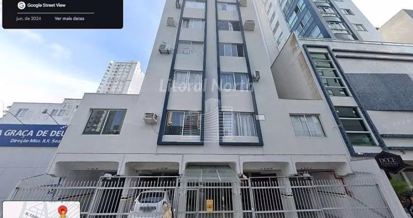 Apartamento reformado finamente mobiliado e decorado.