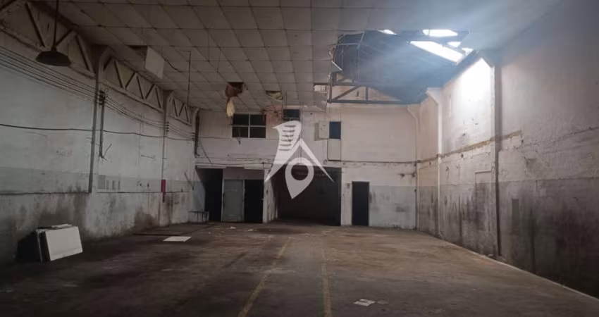 Galpão no Ipiranga, 1160m², 2 banheiros
