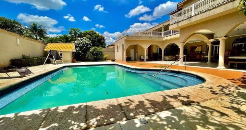 Casa venda tem 750 metros quadrados com 5 quartos