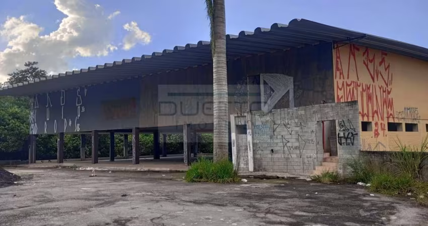 Salão comercial amplo, com excelente terreno, à venda no Taboão, Mogi das Cruzes - SP