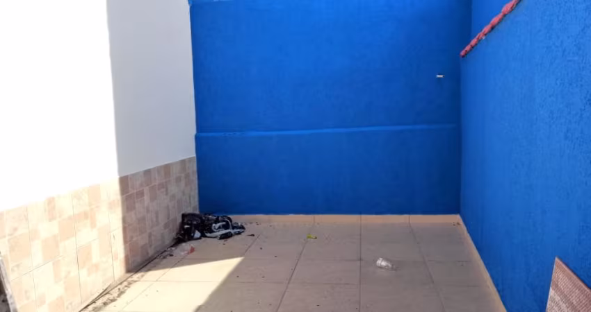 Casa de 02 dormitórios, bairro Tupiry, Praia grande