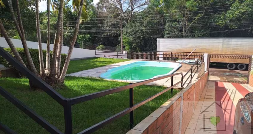 Casa para Venda em Cascavel, -, 3 dormitórios, 1 suíte, 2 banheiros, 4 vagas