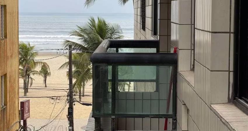 Apartamento à Venda em Guilhermina, Praia Grande - SP
