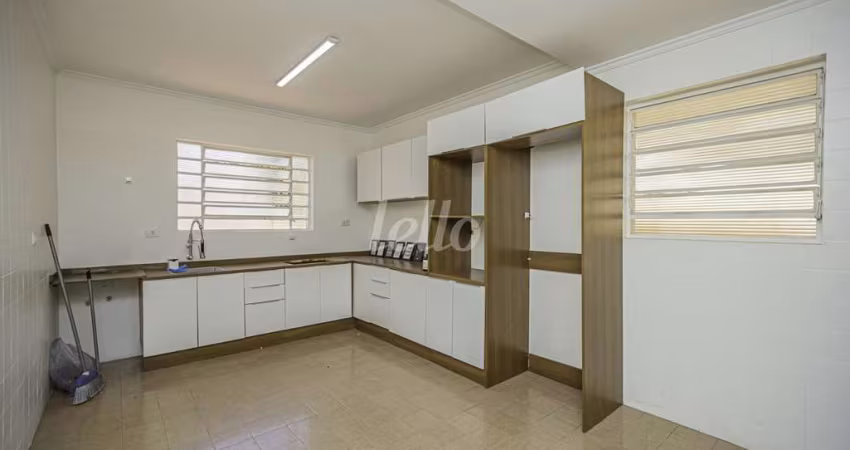 Casa com 2 quartos para alugar na Rua Gararu, --, Vila Nova Conceição, São Paulo