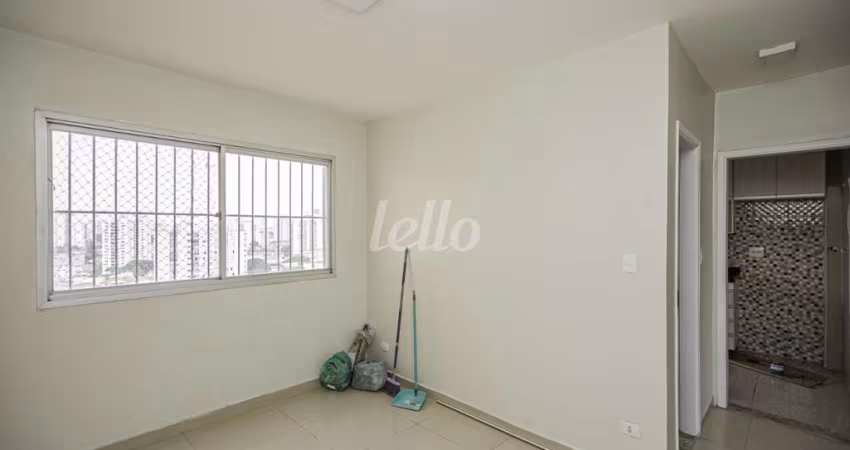 Apartamento com 2 quartos para alugar na Rua Clark, --, Mooca, São Paulo