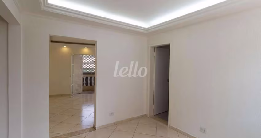 Casa comercial com 1 sala para alugar na Avenida Valdemar Carlos Pereira, --, Vila Talarico, São Paulo