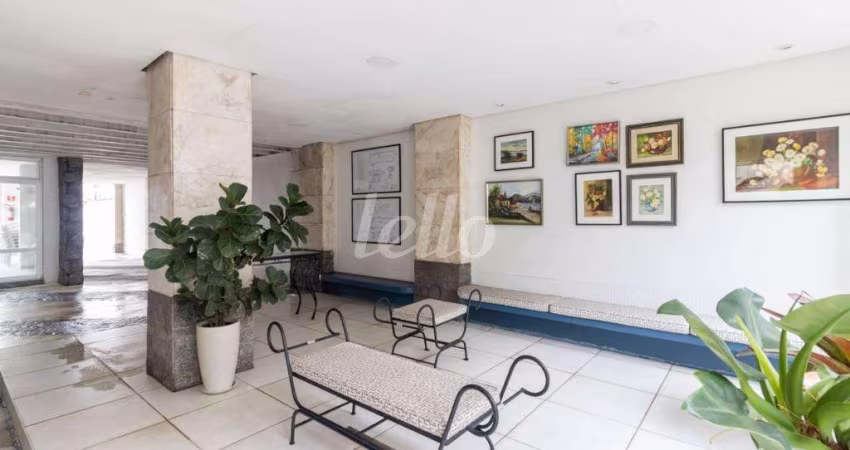 Apartamento com 2 quartos para alugar na Avenida Paes de Barros, --, Mooca, São Paulo