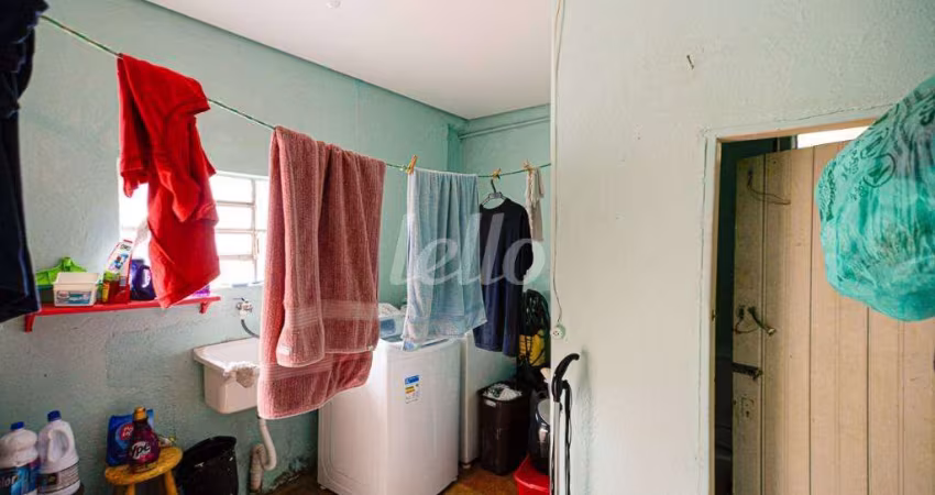 Casa à venda na Rua Crisólita, 117, Jardim da Glória, São Paulo