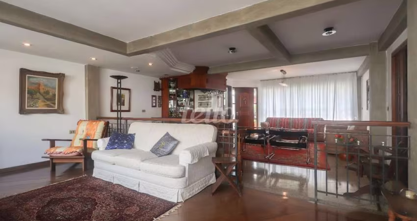 Casa com 4 quartos à venda na Rua Guapuã, 205, Mirandópolis, São Paulo