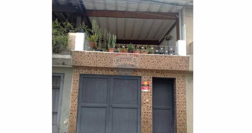 EXECELENTE OPORTUNIDADE!!! REDUZIMOS O VALOR!!! Lindo Sobrado Impecável a VENDA !!!! com 2 Dormitórios em Bairro Tradicional e Tranquilo...