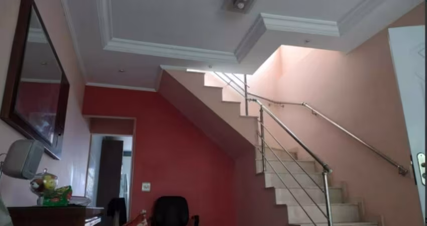 Casa à venda na Vila Califórnia com 100m² 3 dormitórios 3 banheiros 2 vagas