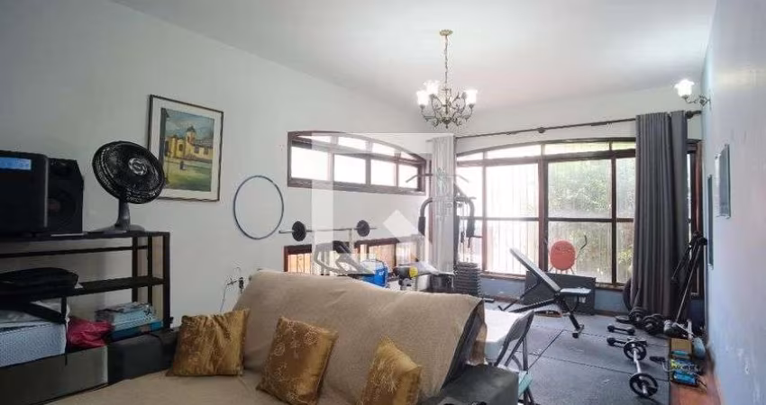 Casa à Venda - Vila Carrão, 4 Quartos,  200 m2