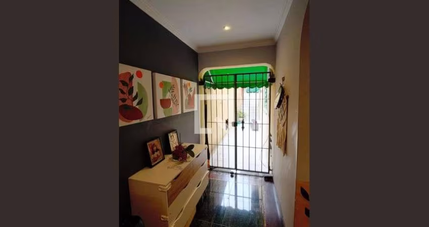 Casa à Venda - Jardim Taboão, 4 Quartos,  200 m2