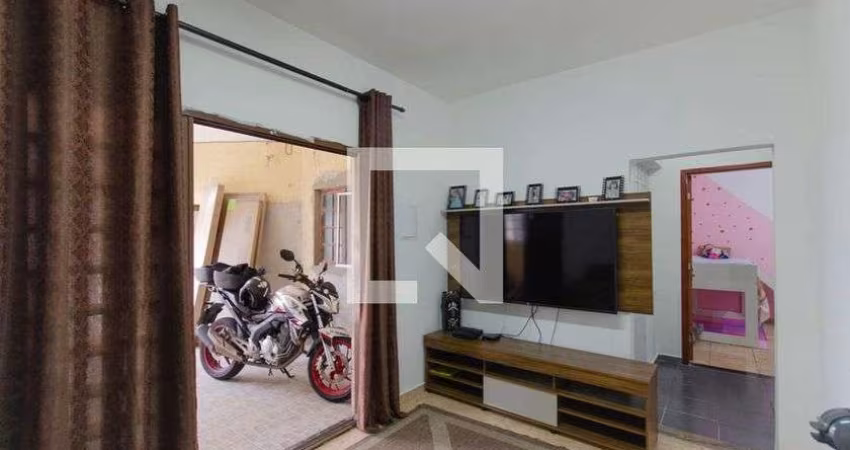 Casa à Venda - Vila Re, 2 Quartos,   m2