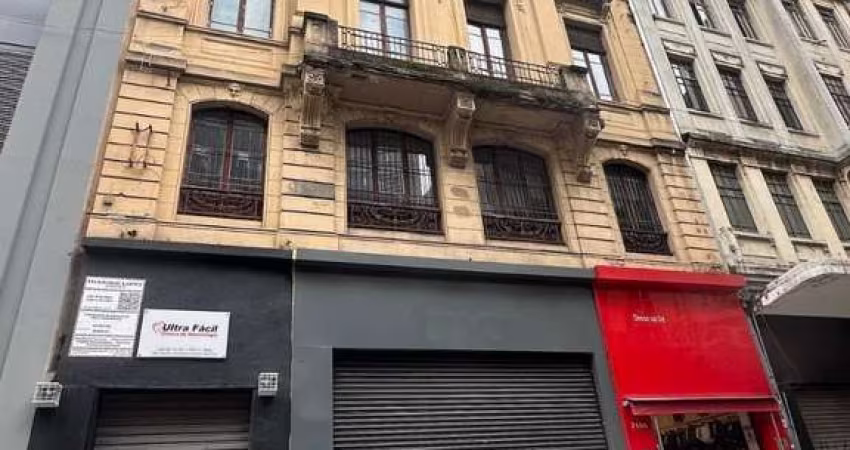 Loja com 170 metros, pé direito alto