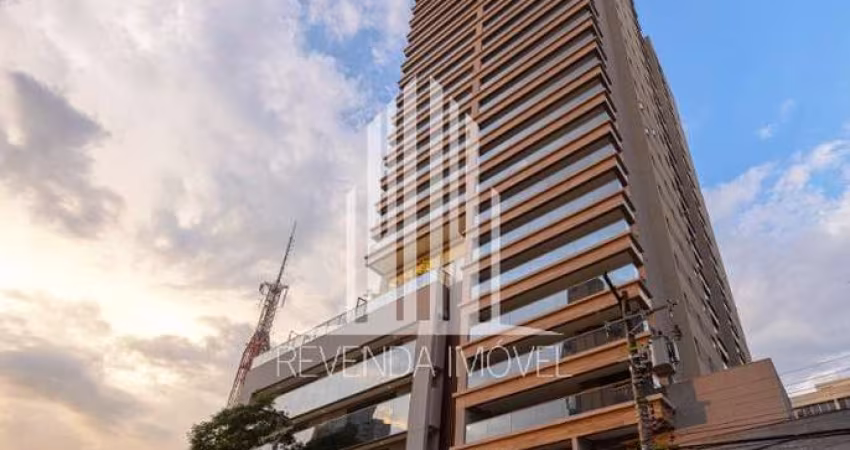 Aluguel Apartamento com 160 m2, 3 suites, varanda em 2 quartos, living com varanda e 2 vagas Lazer completo
