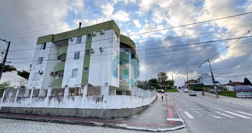 Apartamento de 3 Dormitórios com Sacada, Ceniro Martins, São José/SC - AP11-132