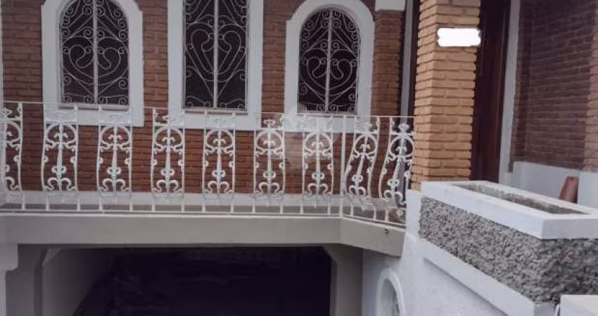 Casa com 2 quartos para alugar no Centro, Atibaia 