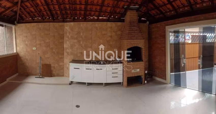 Casa com 3 quartos à Venda, Colina Maria Luíza (Jordanésia) - Cajamar