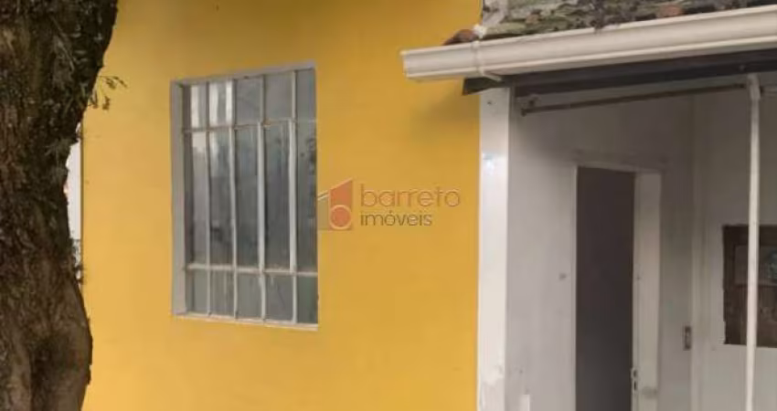 CASA TÉRREA COM 02 DORMITÓRIOS PARA VENDA OU LOCAÇÃO - ANHANGABAÚ - JUNDIAÍ/SP