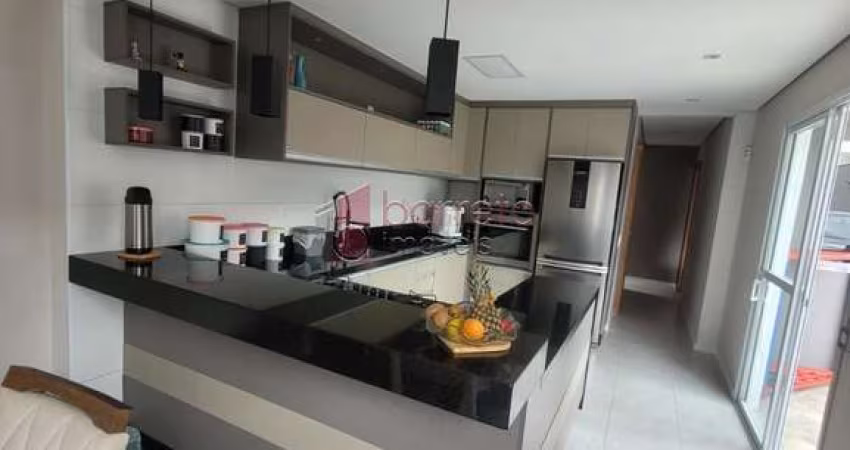 Casa para LOCAÇÃO e VENDA em Jundiaí SP bairro Parque Residencial Jundiaí II 3 dorms (1 suíte) todos planejados. Salas. 3 Wcs. Cozinha planejada. Quintal amplo. 4 vgs!