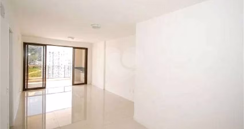 Apartamento com 3 quartos à venda em Camorim - RJ