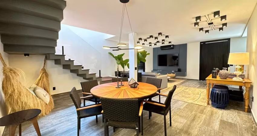 Casa Alto Padrão (decorada) com 4 suítes em Terreno (grande) e Pertinho da Praia | Módulo 19.
