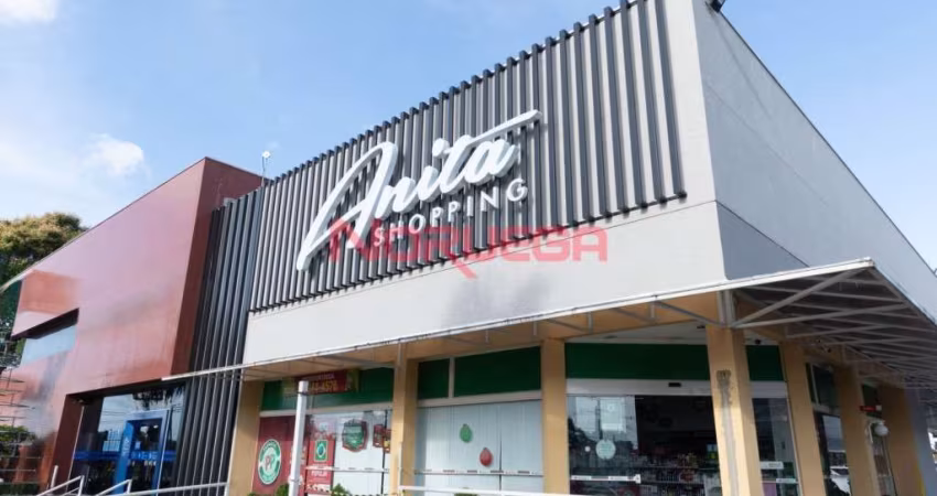 Loja comercial para locação em Curitiba-PR, no bairro São Lourenço: 1 sala, 1 banheiro, 50m² de área. Venha conferir!