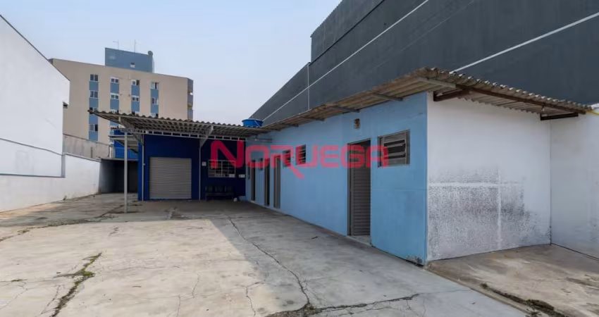 Barracão Comercial de Alto Padrão em Curitiba - Santa Cândida  5 salas, 3 banheiros, 6 vagas de garagem  290 m²