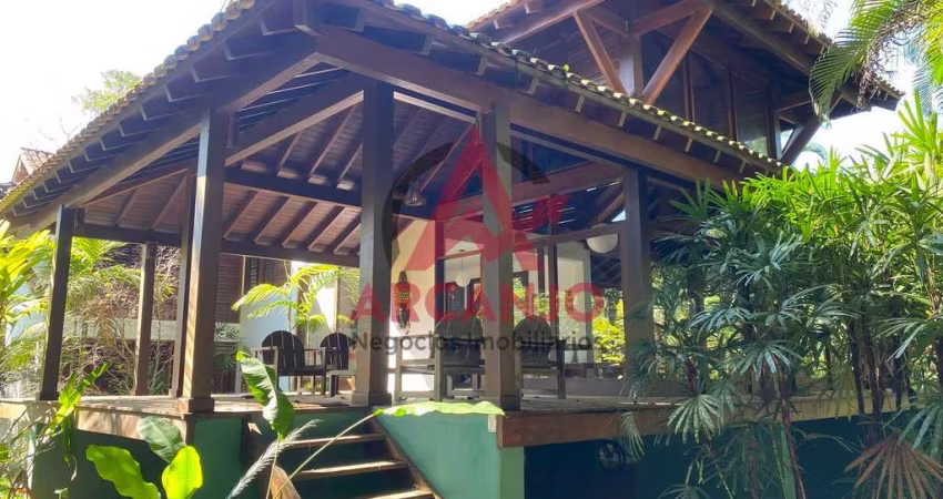 CASA A VENDA COM 4 DORMITÓRIOS NO CONDOMINIO ITAMAMBUCA PROXIMO A PRAIA