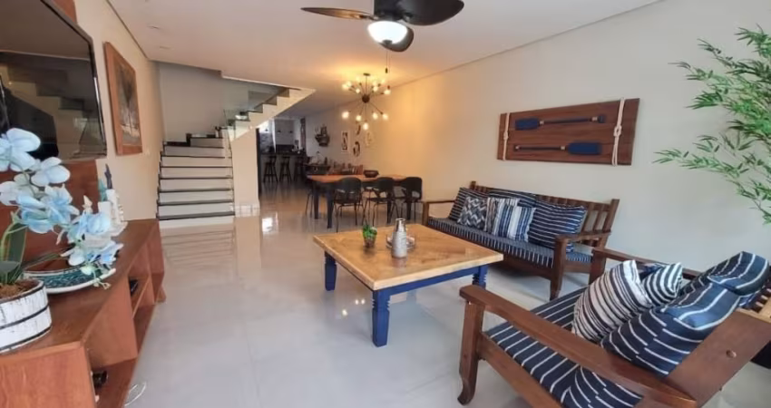 LINDO SOBRADO EM JUQUEHY – A 350M DA PRAIA