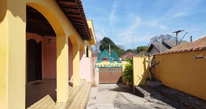 Excelente casa na região central, ideal para ponto comercial
