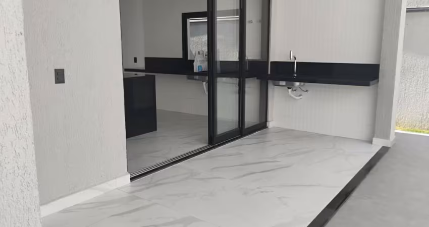 Lindo sobrado em condomínio alto padrão