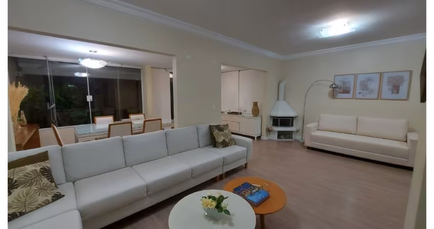 Casa com 3 dormitórios e 2 vagas no Tambore 6