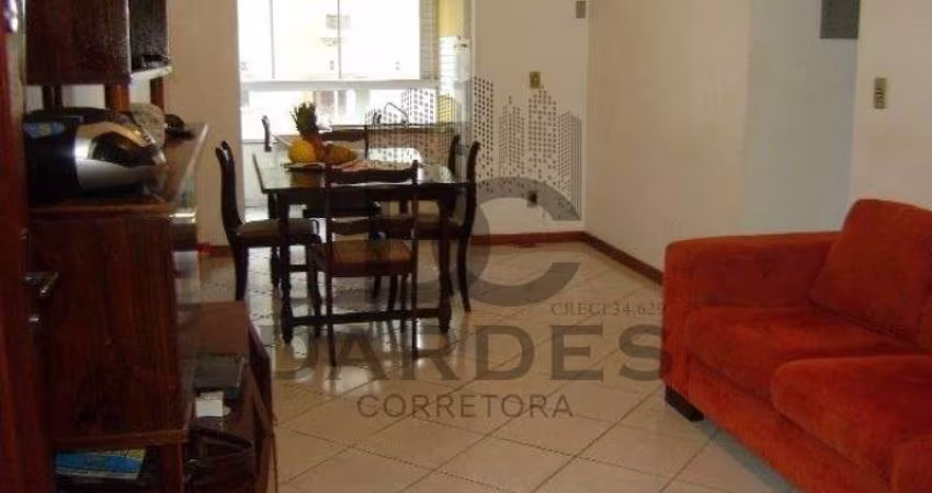APARTAMENTO Á VENDA QUADRA MAR ,