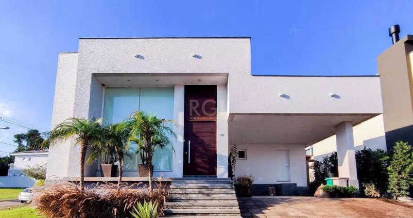 Casa em Condomínio em Alphaville