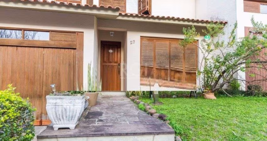 Casa Condominio para Venda - 195m², 4 dormitórios, sendo 1 suites, 2 vagas - Teresópolis