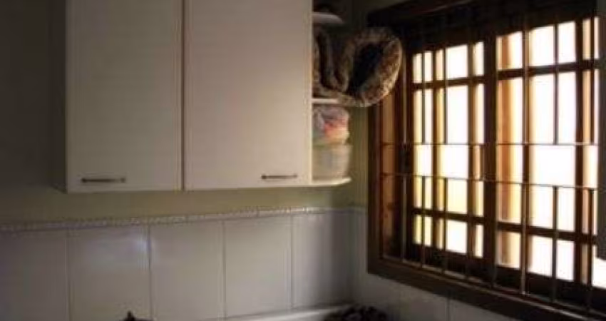 Casa para Venda - 369m², 3 dormitórios, sendo 2 suites, 2 vagas - Cavalhada