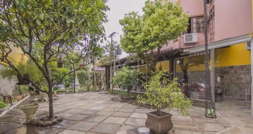 Casa para Venda - 252m², 3 dormitórios, sendo 1 suites, 3 vagas - Parque Santa Fé