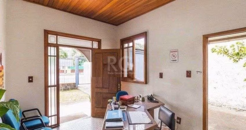Casa para Venda - 120m², 3 dormitórios, sendo 1 suites, 3 vagas - Partenon