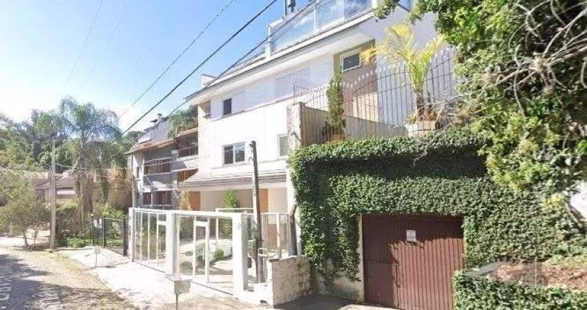 Casa em Condomínio em Jardim Isabel