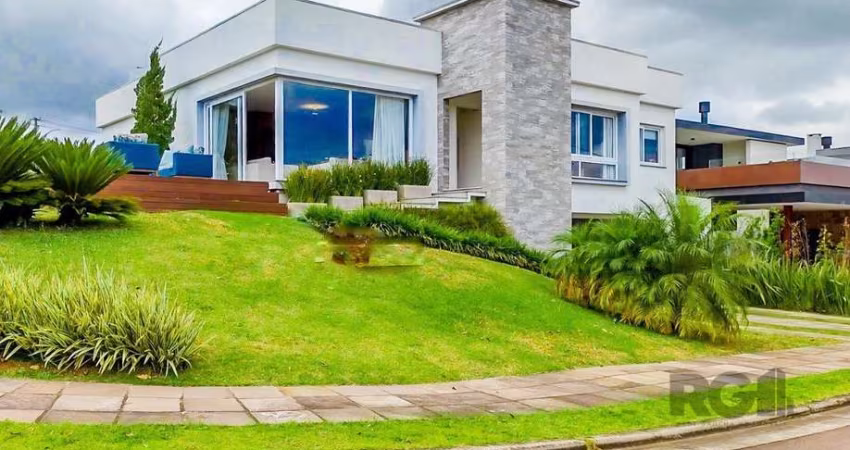 Casa em Condomínio em Alphaville