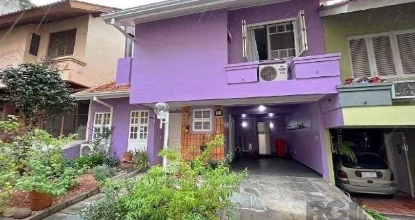 Casa Condominio para Venda - 201m², 3 dormitórios, sendo 1 suites, 2 vagas - Tristeza