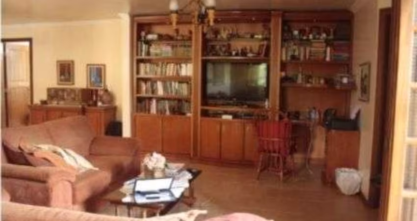Casa para Venda - 150m², 3 dormitórios, sendo 1 suites, Cavalhada