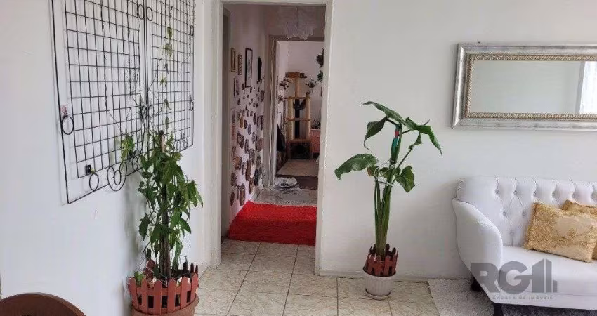 Apt° 2 quartos, 2° andar, O/L no bairro Tristeza