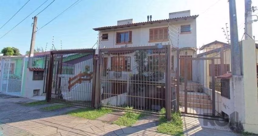 Ampla casa de 175 m² com 3 dormitórios e 3 vagas de garagem