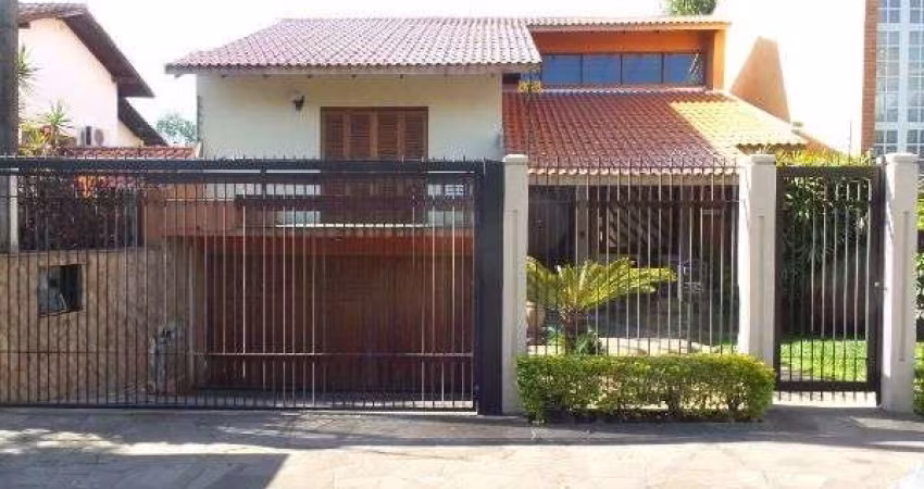 Casa para Venda - 287m², 4 dormitórios, sendo 1 suites, 4 vagas - Tristeza