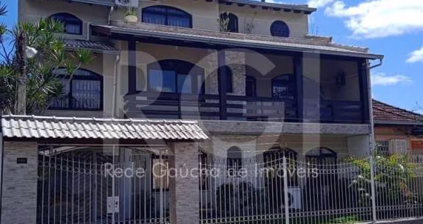 Casa para Venda - 750m², 6 dormitórios, sendo 3 suites, 4 vagas - Partenon